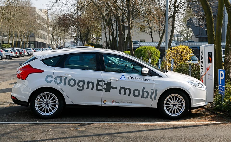 Solid-State Batteries Hit the Road in 2026: The First Production EVs